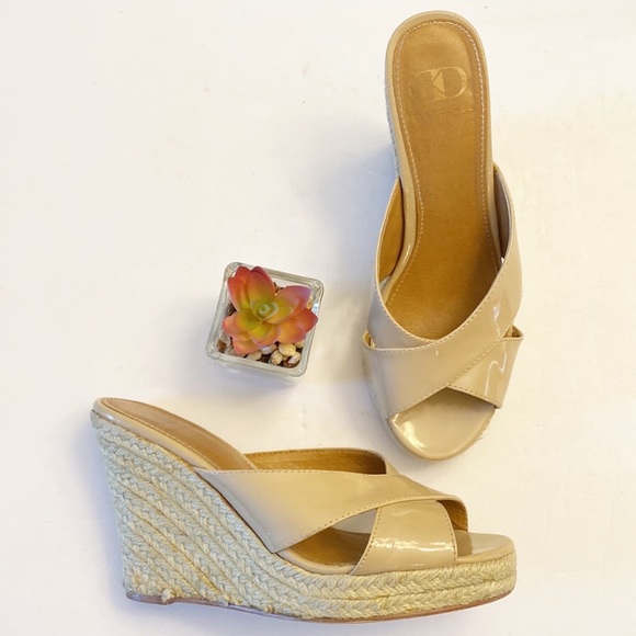 Anthropologie | Kelsi Dagger Neutral Patent Leather Wedge Espadrille Sandals 6 - Picture 3 of 7
